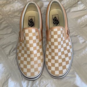 Slip on checkered Peach Vans